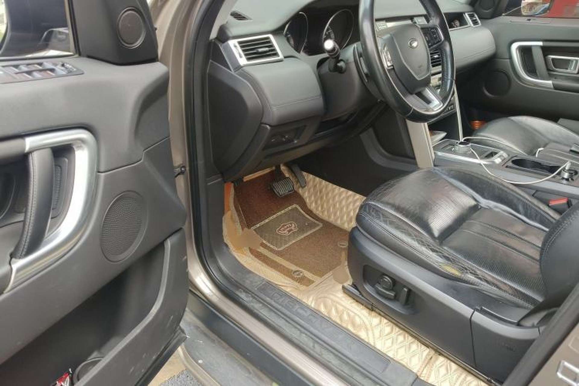 Used Land Rover Discovery Sport 2015 2.0T SE Driver Seat