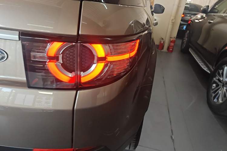 Used Land Rover Discovery Sport 2015 2.0T HSE LUXURY Exterior 3