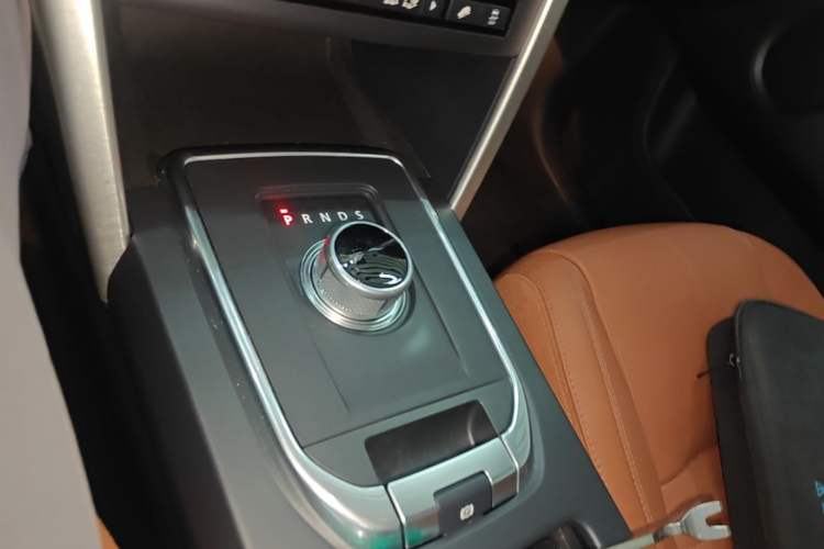 Used Land Rover Discovery Sport 2015 2.0T HSE LUXURY Gear Lever