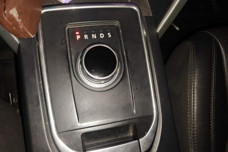 Used Land Rover Discovery Sport 2015 2.0T HSE LUXURY Gear Lever
