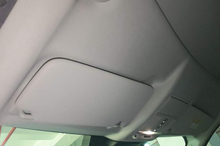 Used Land Rover Discovery Sport 2015 2.0T SE Headliner