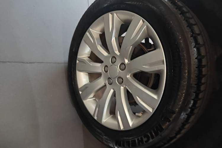 Used Land Rover Discovery Sport 2015 2.0T HSE LUXURY Right Rear Wheel Hub