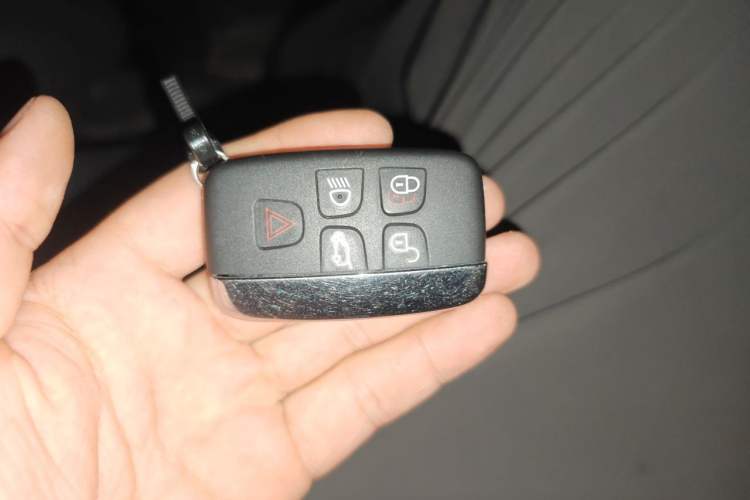 Used Land Rover Discovery Sport 2015 2.0T HSE LUXURY Vehicle Key