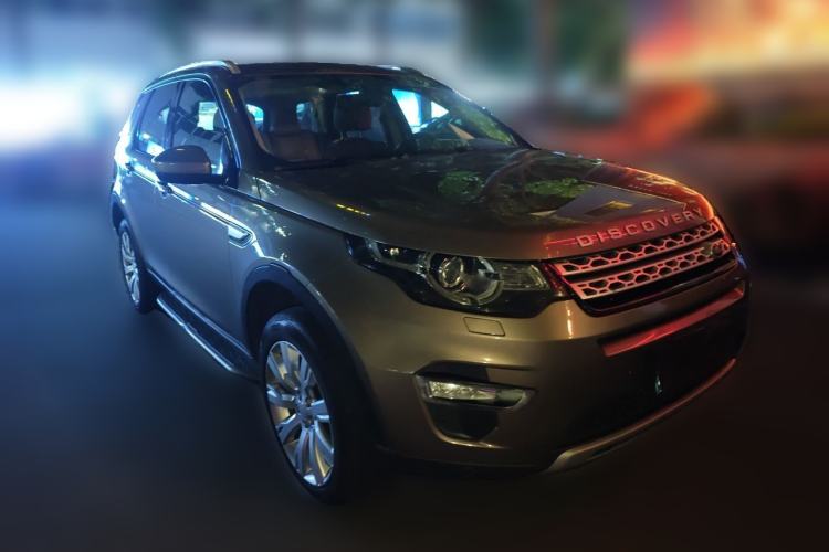 Used Land Rover Discovery Sport 2015 2.0T HSE LUXURY Front Right 45 Deg