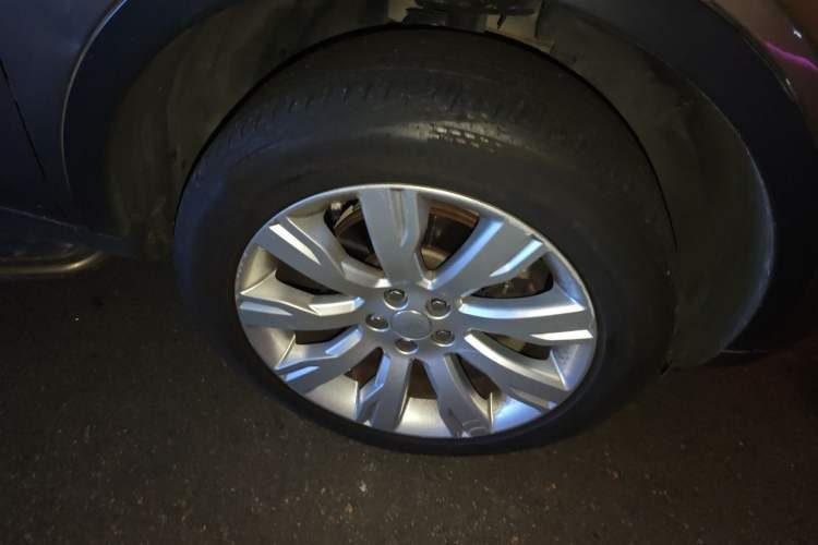 Used Land Rover Discovery Sport 2015 2.0T HSE LUXURY Right Front Wheel Hub