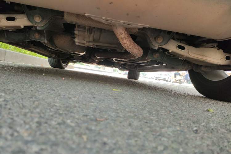 Used Land Rover Discovery Sport 2015 2.0T SE Chassis Rear