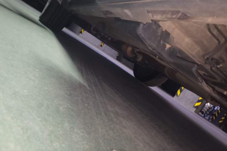 Used Land Rover Discovery Sport 2015 2.0T SE Chassis Rear Left