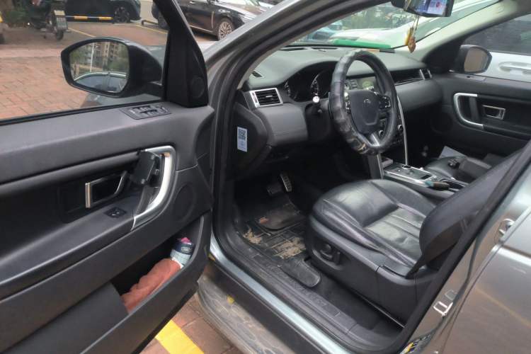 Used Land Rover Discovery Sport 2015 2.0T SE Driver Seat