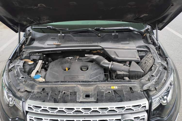 Used Land Rover Discovery Sport 2015 2.0T HSE LUXURY Engine Bay