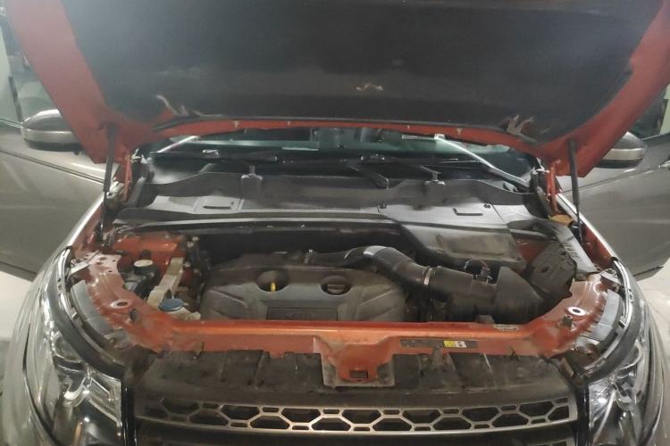 Used Land Rover Discovery Sport 2015 2.0T SE Engine Bay