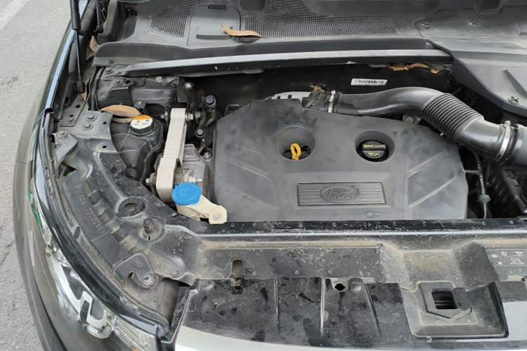 Used Land Rover Discovery Sport 2015 2.0T HSE LUXURY Engine Bay Right