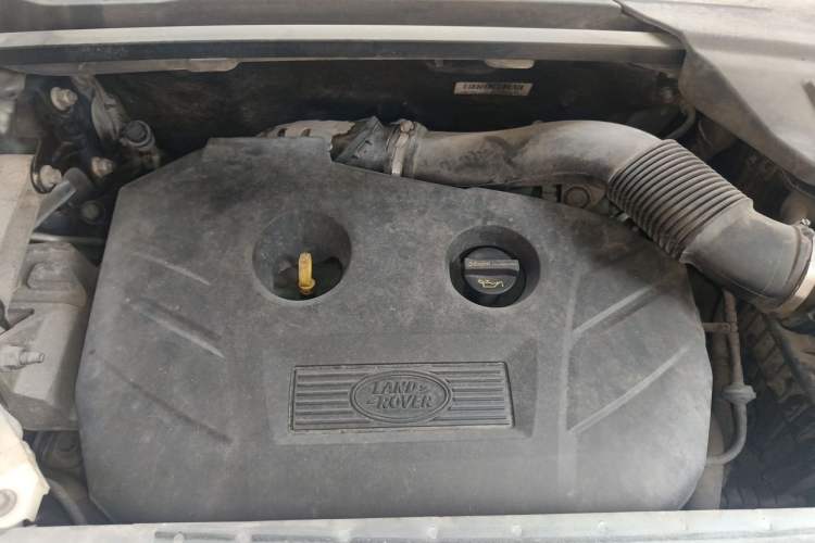 Used Land Rover Discovery Sport 2015 2.0T HSE LUXURY Engine Bay