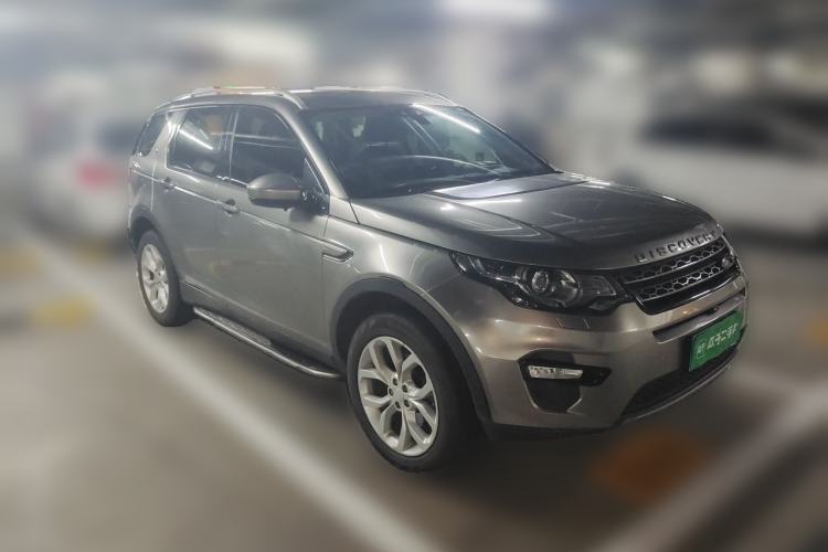Used Land Rover Discovery Sport 2015 2.0T SE Front Right 45 Deg