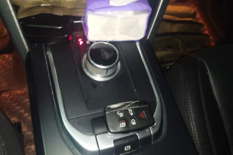 Used Land Rover Discovery Sport 2015 2.0T SE Gear Lever