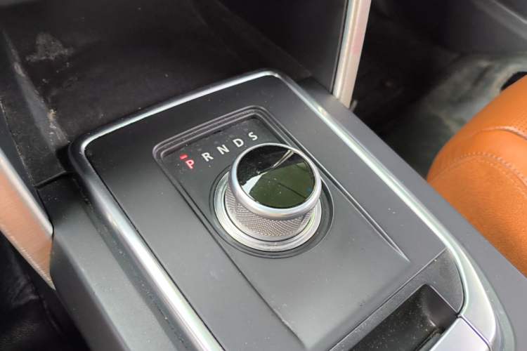 Used Land Rover Discovery Sport 2015 2.0T HSE LUXURY Gear Lever