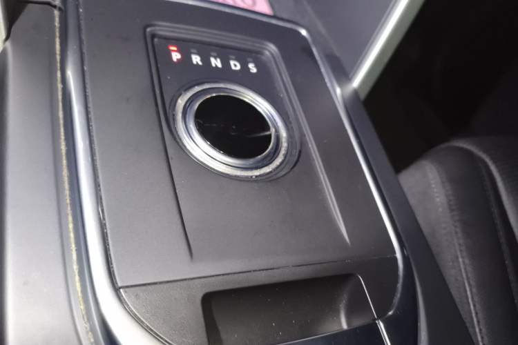 Used Land Rover Discovery Sport 2015 2.0T SE Gear Lever