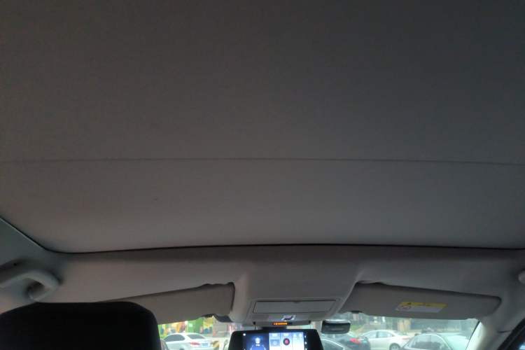 Used Land Rover Discovery Sport 2015 2.0T SE Headliner