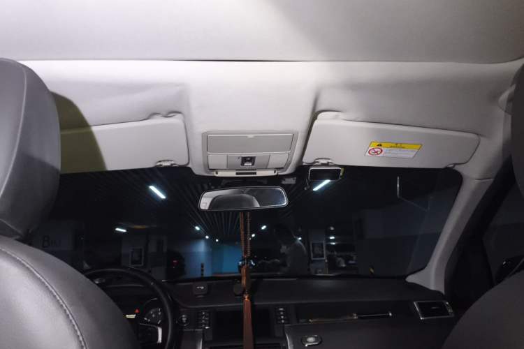 Used Land Rover Discovery Sport 2015 2.0T SE Headliner