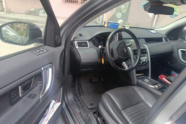 Used Land Rover Discovery Sport 2015 2.0T HSE LUXURY Interior 3