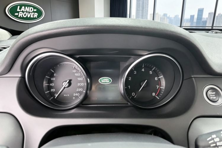Used Land Rover Discovery Sport 2015 2.0T HSE LUXURY Interior 6