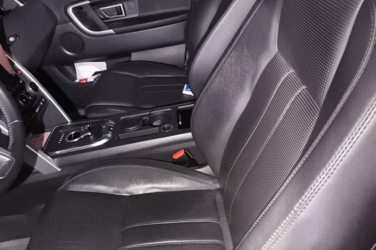 Used Land Rover Discovery Sport 2015 2.0T SE Left Front Seat