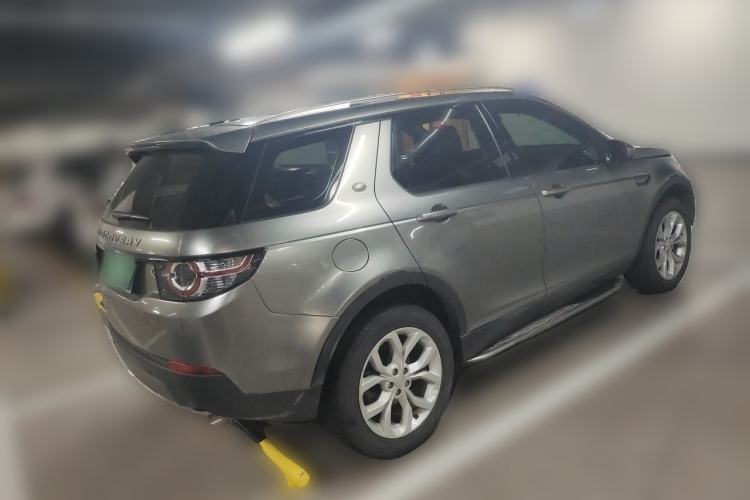 Used Land Rover Discovery Sport 2015 2.0T SE Rear Right 45 Deg