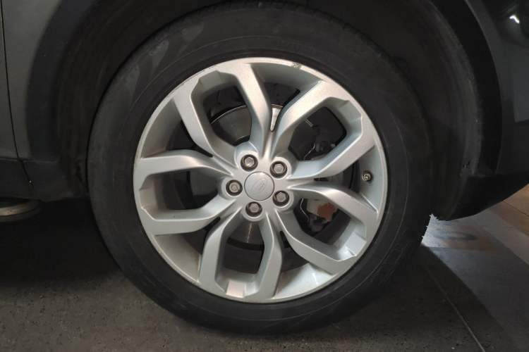 Used Land Rover Discovery Sport 2015 2.0T SE Right Front Wheel Hub