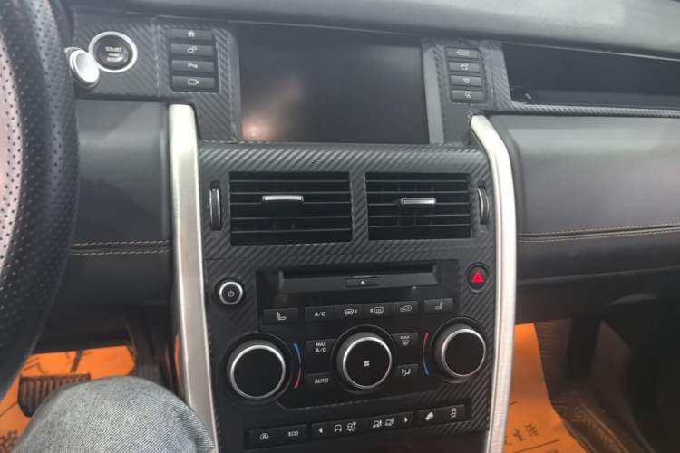 Used Land Rover Discovery Sport 2015 2.0T HSE LUXURY Audio And AC Panel