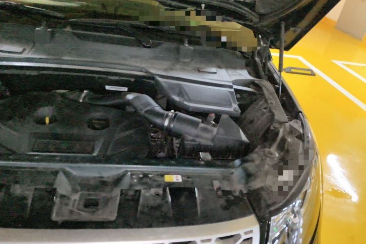 Used Land Rover Discovery Sport 2015 2.0T HSE LUXURY Engine Bay Left