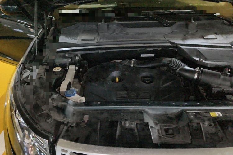 Used Land Rover Discovery Sport 2015 2.0T HSE LUXURY Engine Bay Right