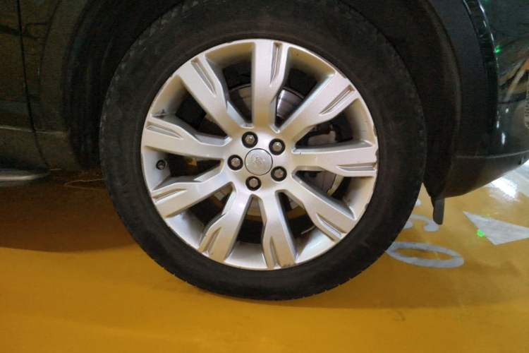 Used Land Rover Discovery Sport 2015 2.0T HSE LUXURY Right Front Wheel Hub