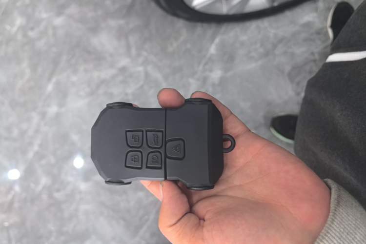 Used Land Rover Discovery Sport 2015 2.0T HSE LUXURY Vehicle Key