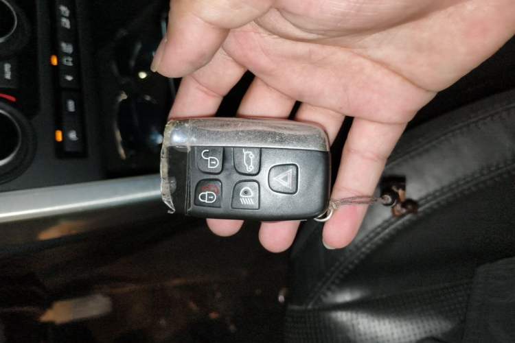 Used Land Rover Discovery Sport 2015 2.0T HSE LUXURY Vehicle Key