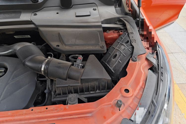 Used Land Rover Discovery Sport 2015 2.0T SE Engine Bay Left