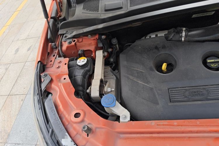 Used Land Rover Discovery Sport 2015 2.0T SE Engine Bay Right