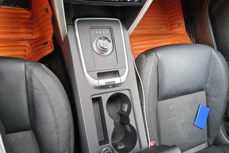 Used Land Rover Discovery Sport 2015 2.0T SE Gear Lever