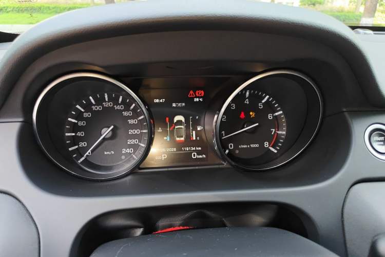 Used Land Rover Discovery Sport 2015 2.0T SE Instrument Cluster
