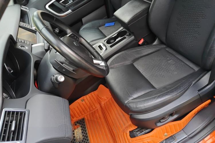 Used Land Rover Discovery Sport 2015 2.0T SE Left Front Seat