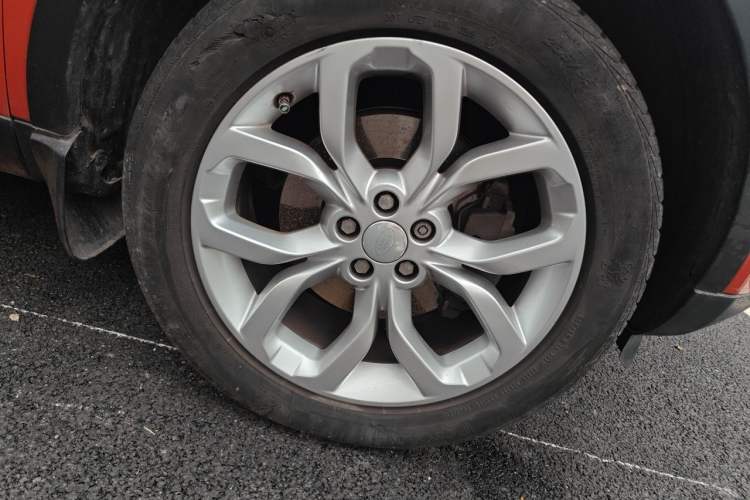 Used Land Rover Discovery Sport 2015 2.0T SE Right Front Wheel Hub