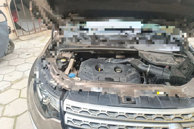 Used Land Rover Discovery Sport 2015 2.0T SE Engine Bay Right