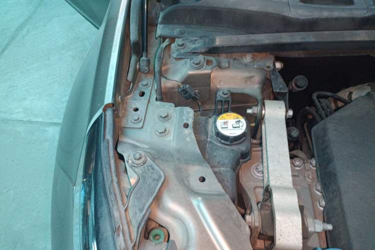 Used Land Rover Discovery Sport  Engine Bay Right