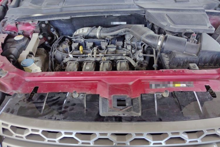 Used Land Rover Discovery Sport 2015 2.0T SE Engine Bay