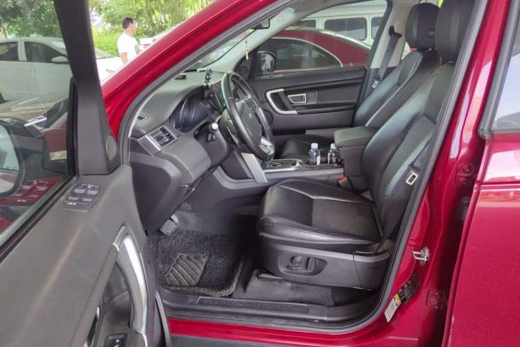 Used Land Rover Discovery Sport 2015 2.0T SE Left Front Seat