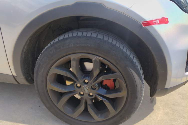 Used Land Rover Discovery Sport 2015 2.0T SE Right Front Wheel Hub