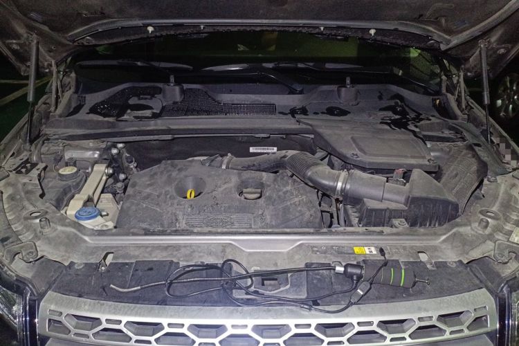 Used Land Rover Discovery Sport 2015 2.0T HSE LUXURY Engine Bay