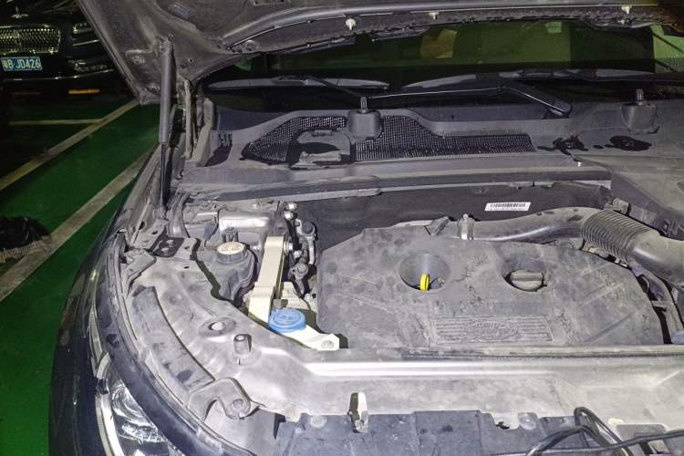 Used Land Rover Discovery Sport 2015 2.0T HSE LUXURY Engine Bay Right