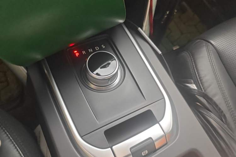 Used Land Rover Discovery Sport 2015 2.0T HSE LUXURY Gear Lever