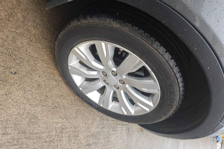 Used Land Rover Discovery Sport 2015 2.0T HSE LUXURY Right Front Wheel Hub