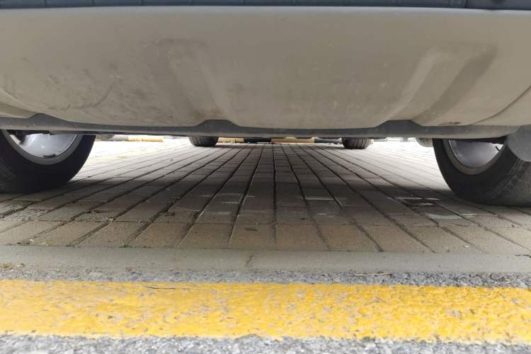 Used Land Rover Discovery Sport 2015 2.0T SE Chassis Front