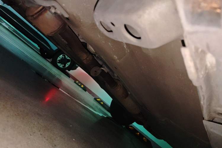 Used Land Rover Discovery Sport  Chassis Front Left